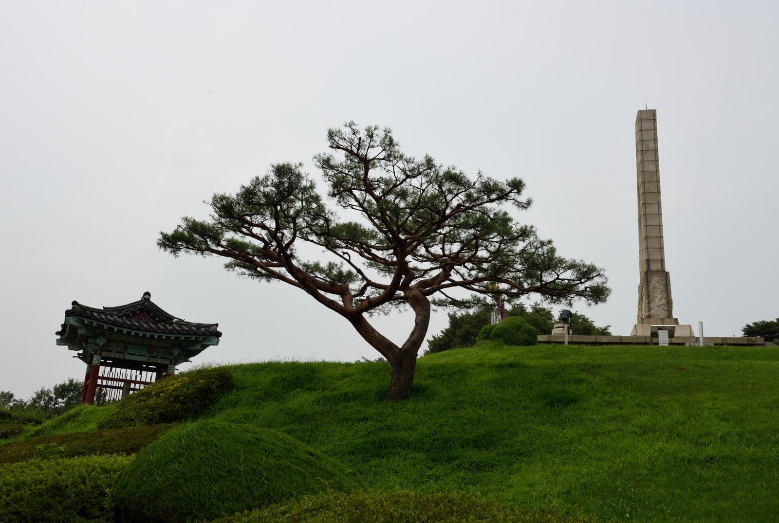 행주산성 — 행주대첩비 전경 (촬영년도 : 2015년)