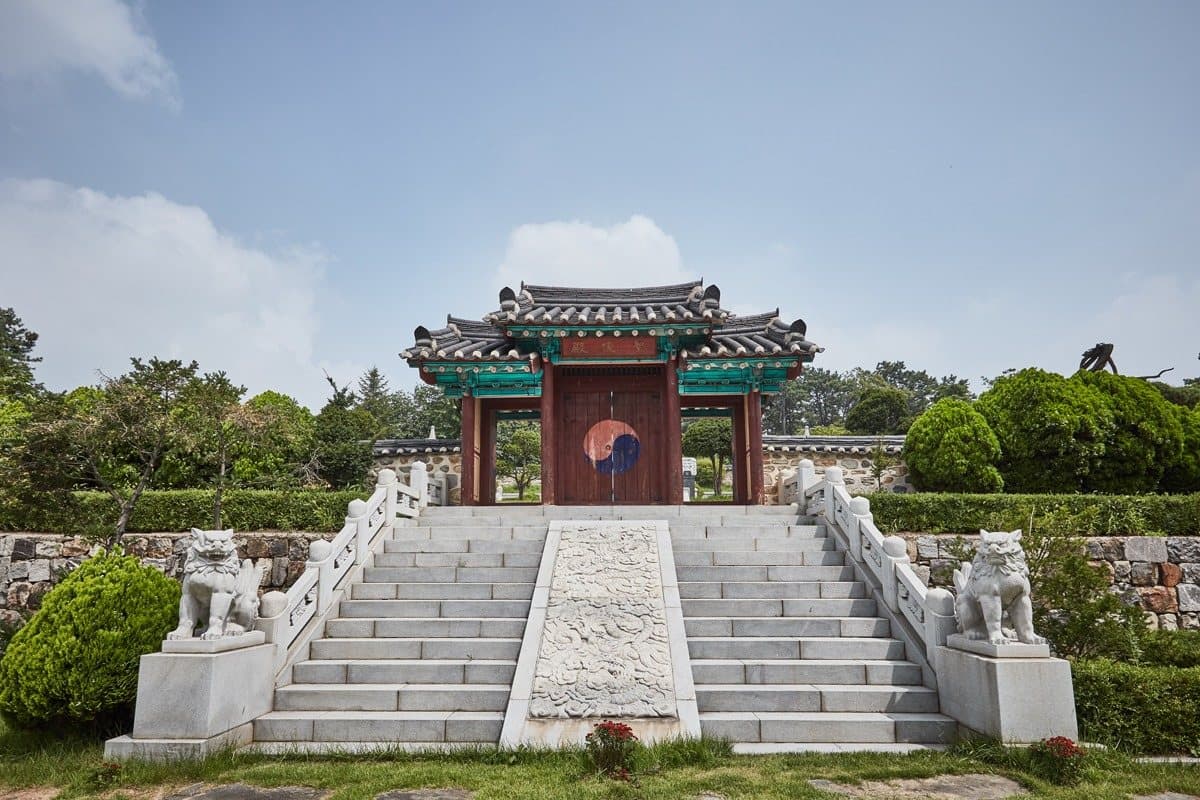 오산 궐리사 — 시도기념물 _오산시궐리사_성상전내삼문정면