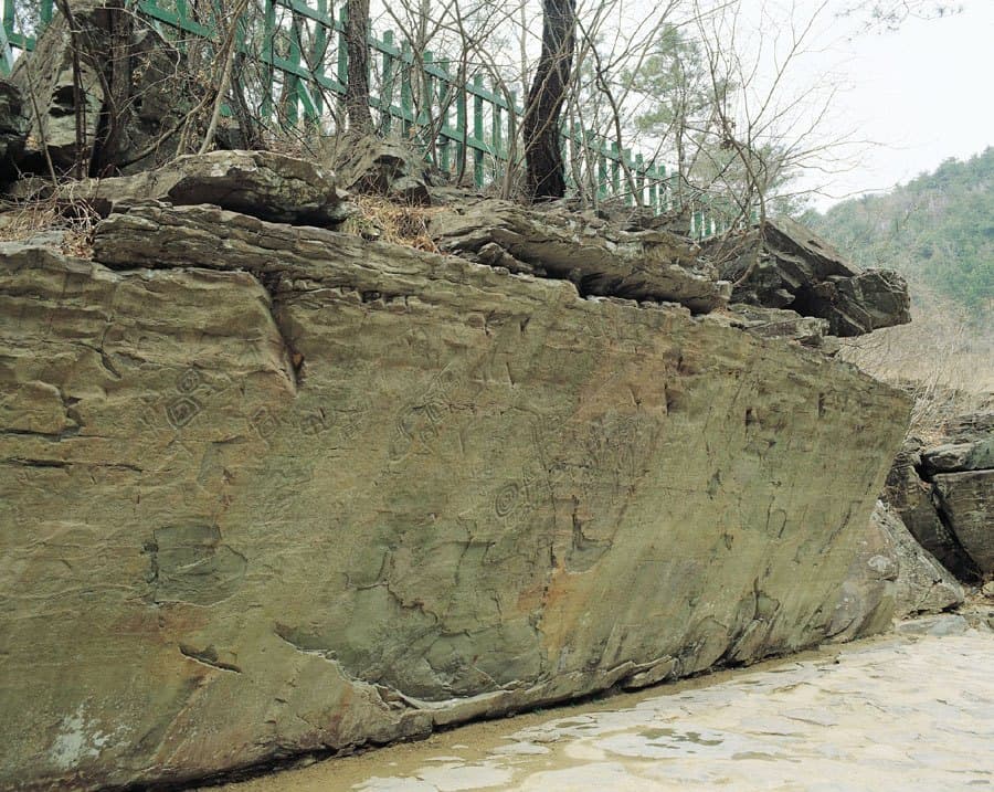천전리 명문과 암각화 — 울주 천전리 명문과 암각화 — 울주 천전리 명문과 암각화