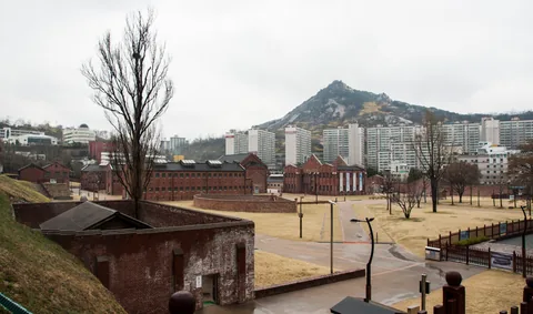 독립운동가와 민주화운동 인사들이 수감되었던 서대문형무소의 현재 전경
