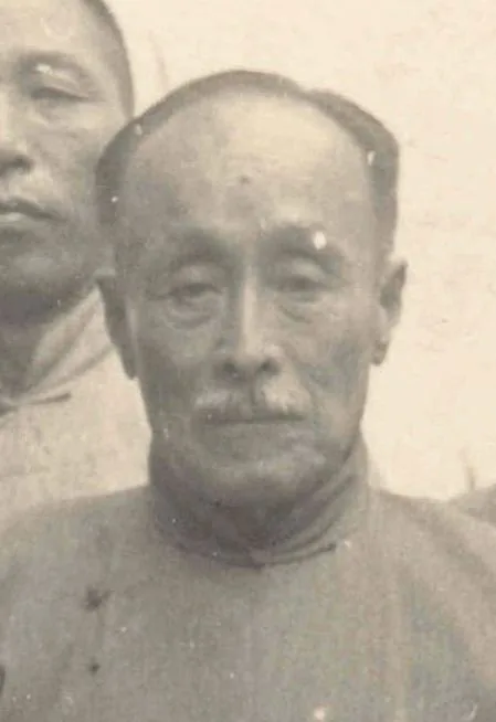 이동녕 관련 이미지
